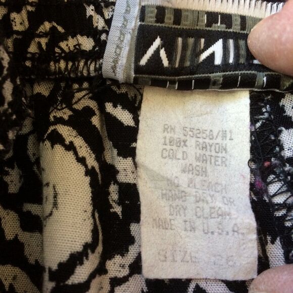 Vintage 90s Venezia Harem Pants 26 Paper Tag Black White Rayon Boho Elastic Wst - Picture 3 of 5